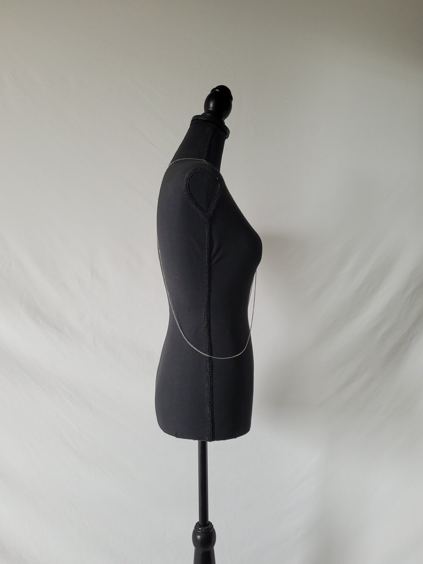 Geometric Body Chain