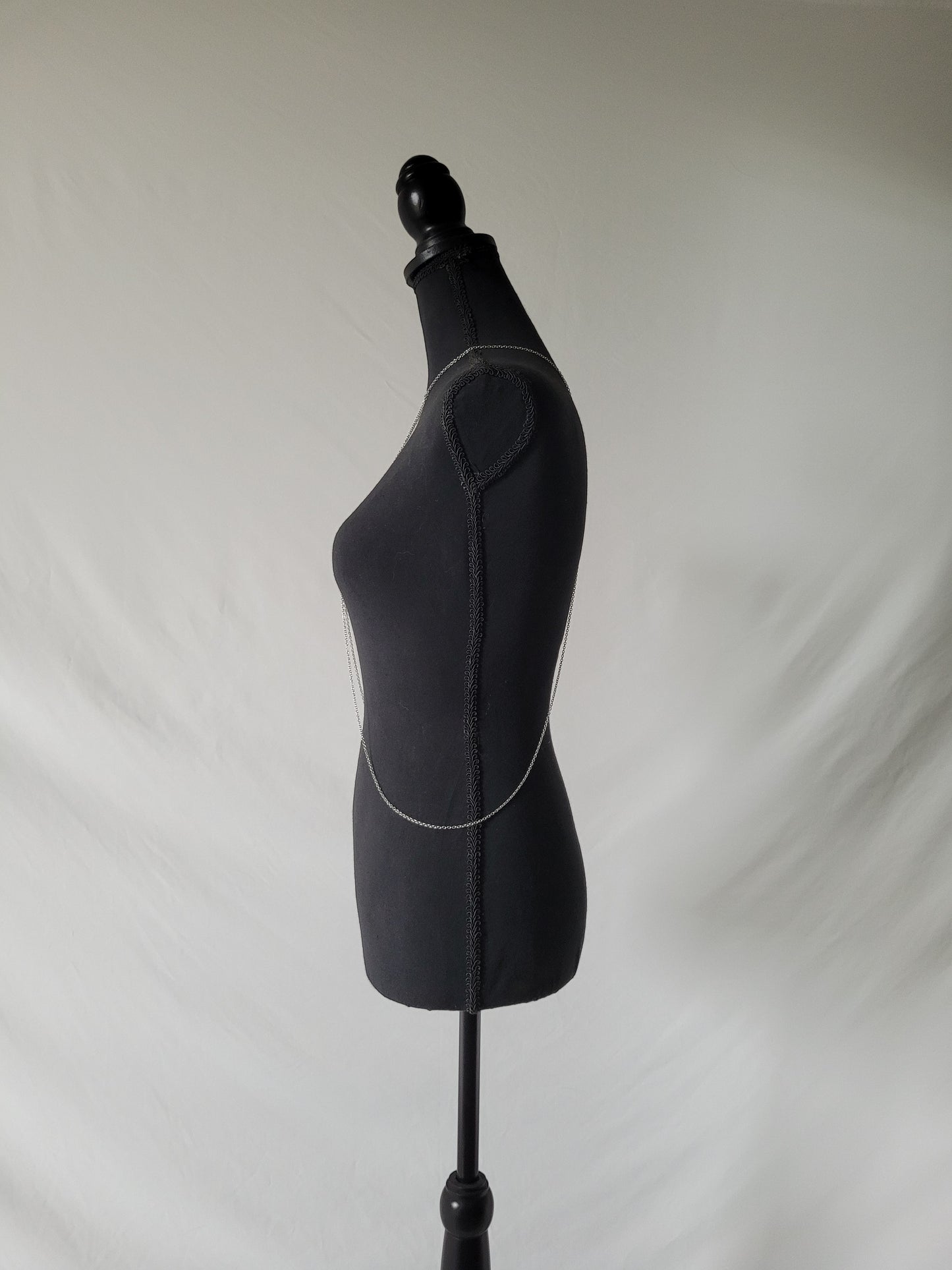 Geometric Body Chain